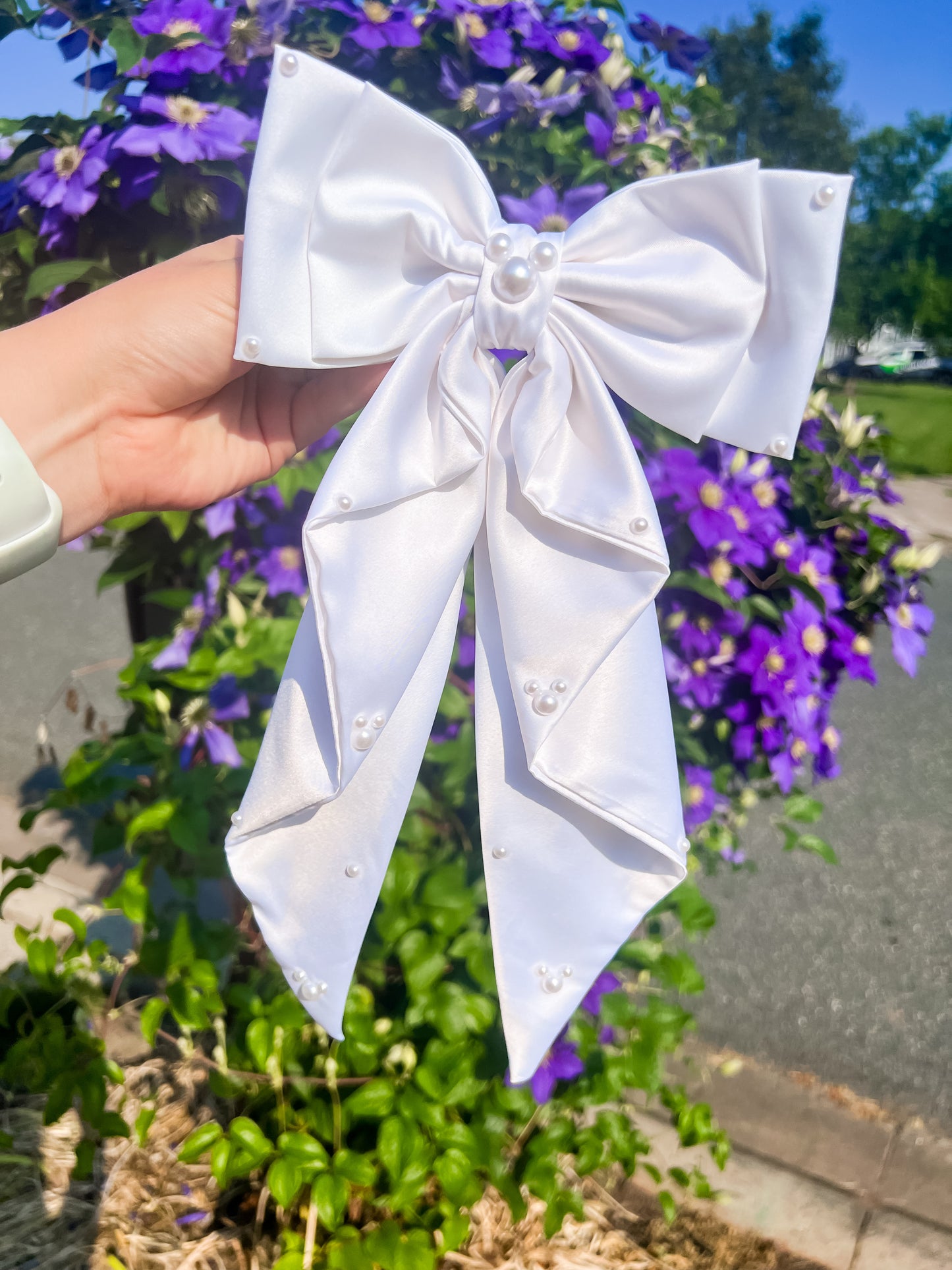 White Enchanting Bow
