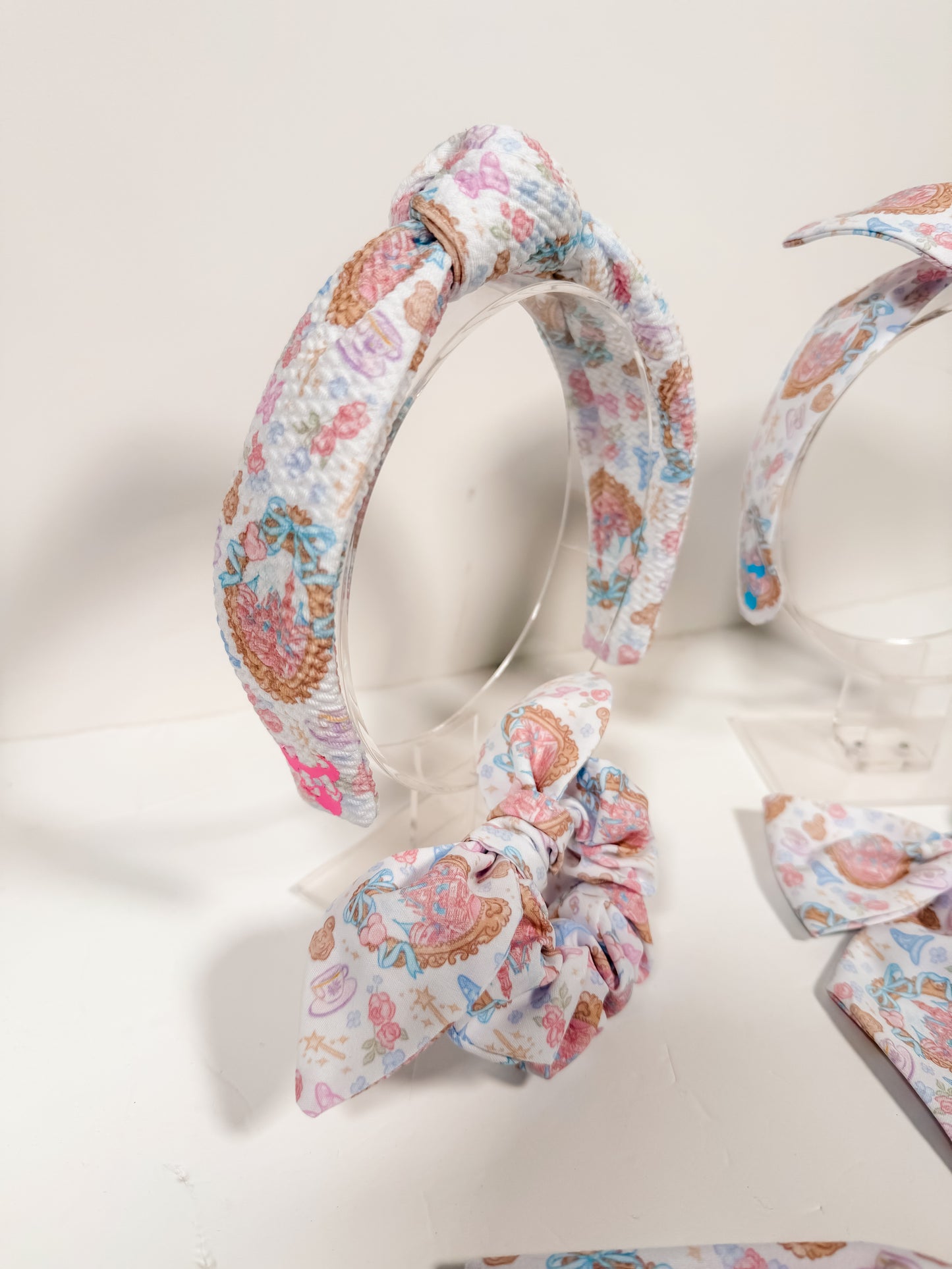 Meet me at the Castle (white)